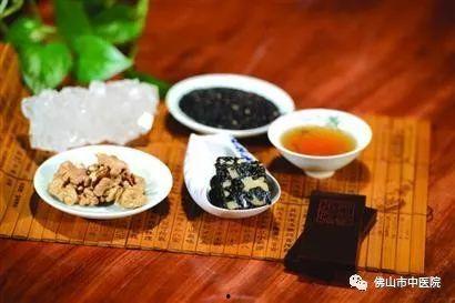 吃阿胶汤可以吃哈密瓜,营养互补的滋补佳品搭配